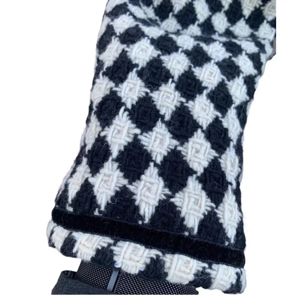 Trina Turk Women’s Black Diamond Pattern Tweed Blazer Velvet Bow Detail Size 4 - Picture 5 of 7